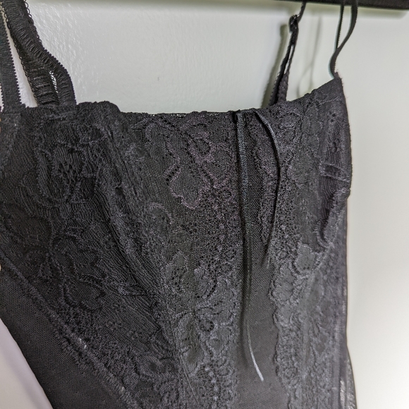 Black lace corset size xs-s - Picture 2 of 10